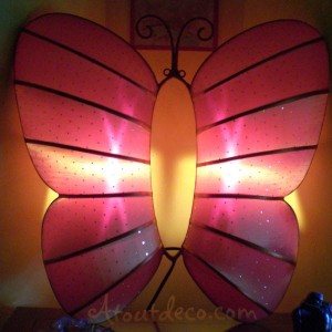 Applique lampe design en soie "Papillon"